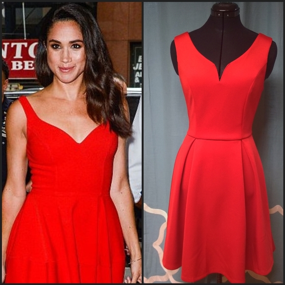 dina be Dresses & Skirts - Red sweetheart neckline dress